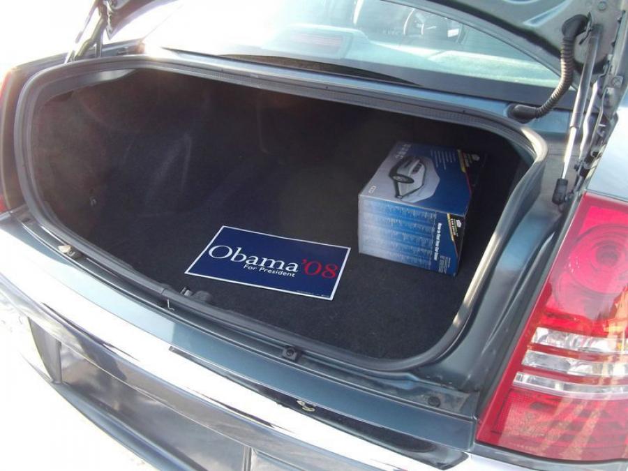  Chrysler 300C President Barack Obama 2005 года  (фото 9 из 22)